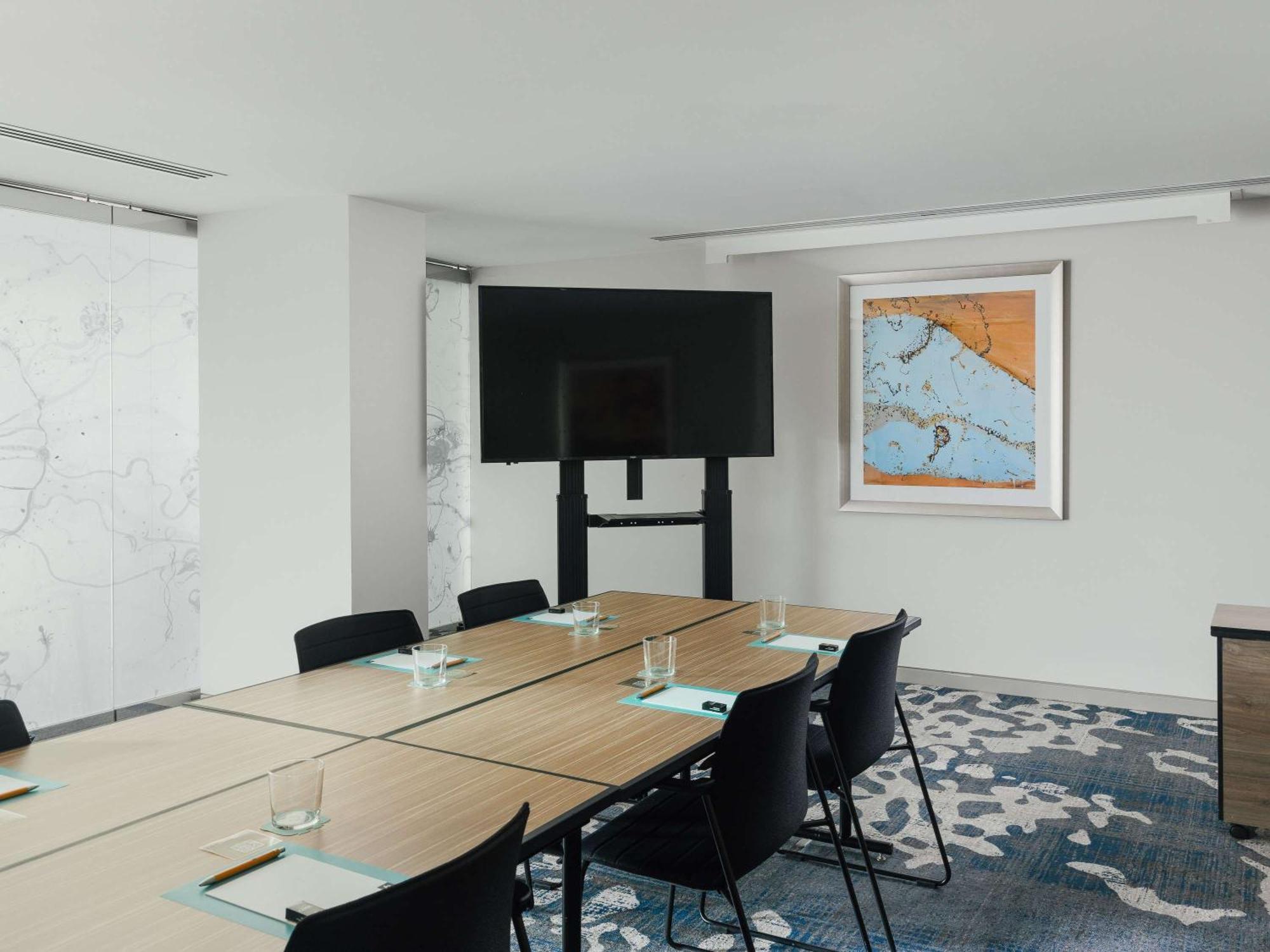 The Olsen Melbourne Art Series Kültér fotó Meeting room