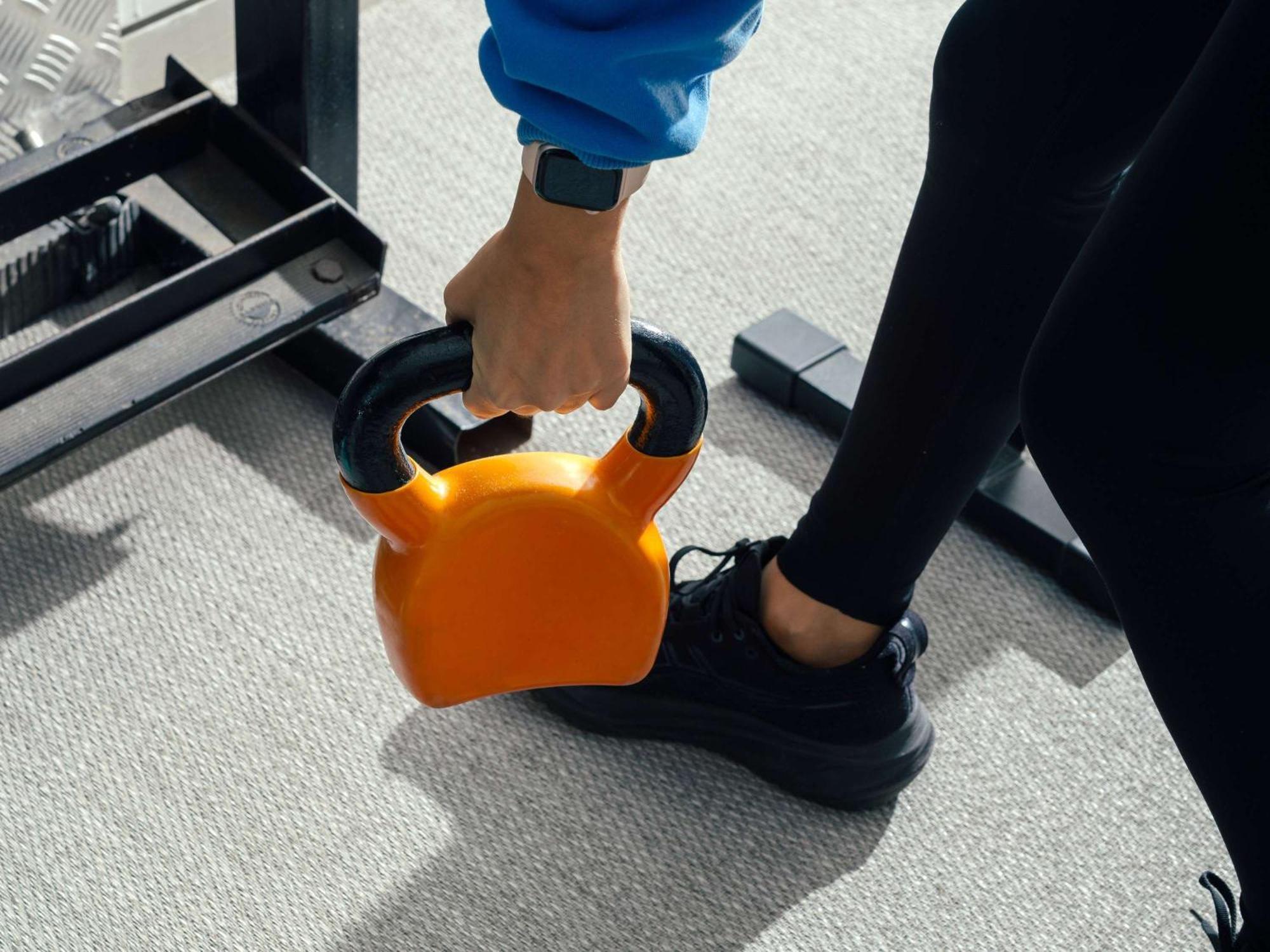 The Olsen Melbourne Art Series Kültér fotó A kettlebell