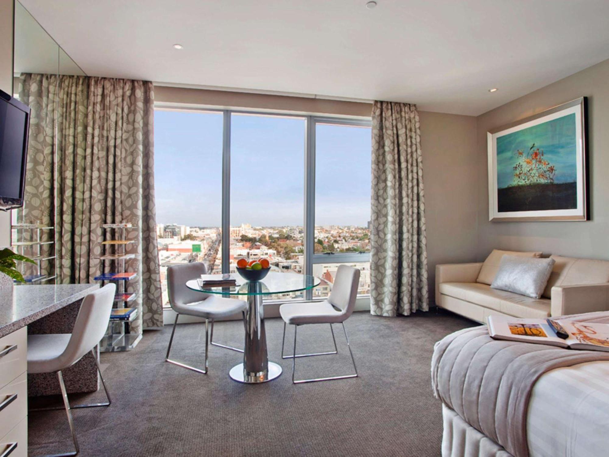 The Olsen Melbourne Art Series Kültér fotó A room at the Westin Palace, Tel Aviv