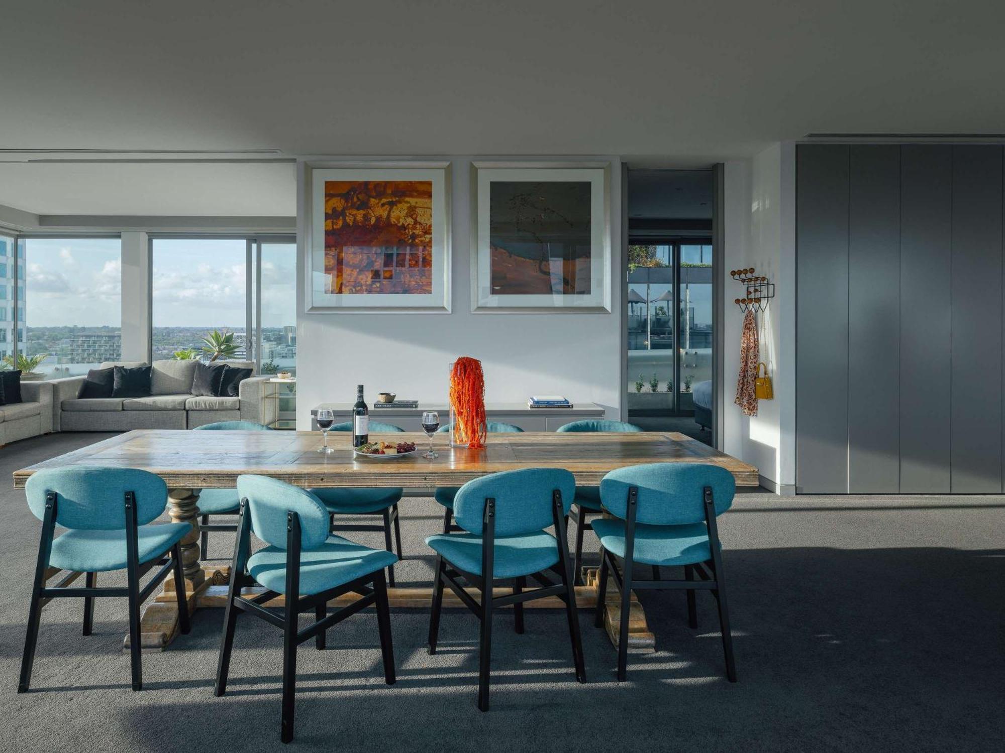 The Olsen Melbourne Art Series Kültér fotó The interior of a typical apartment