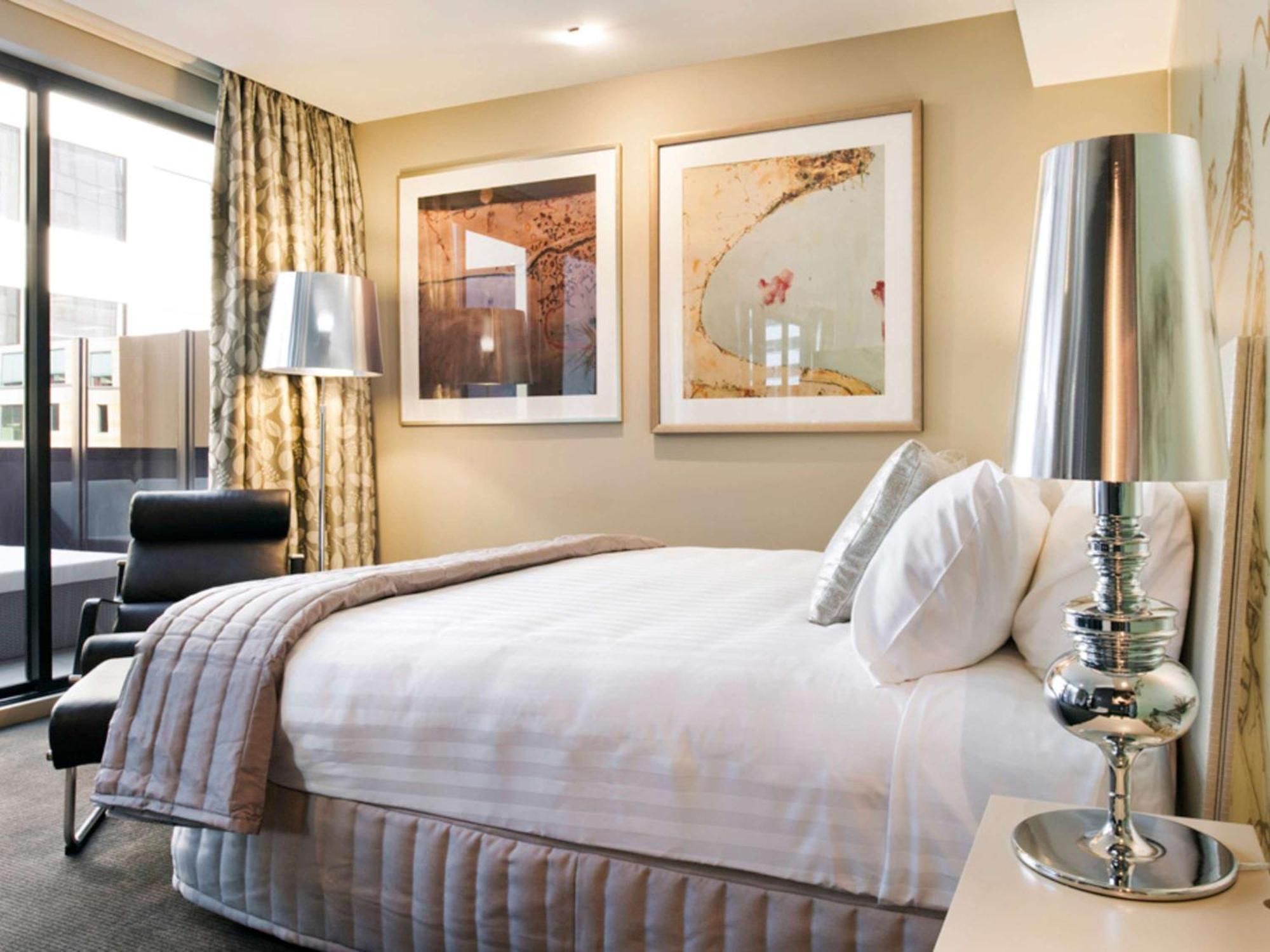 The Olsen Melbourne Art Series Kültér fotó A bedroom at the hotel