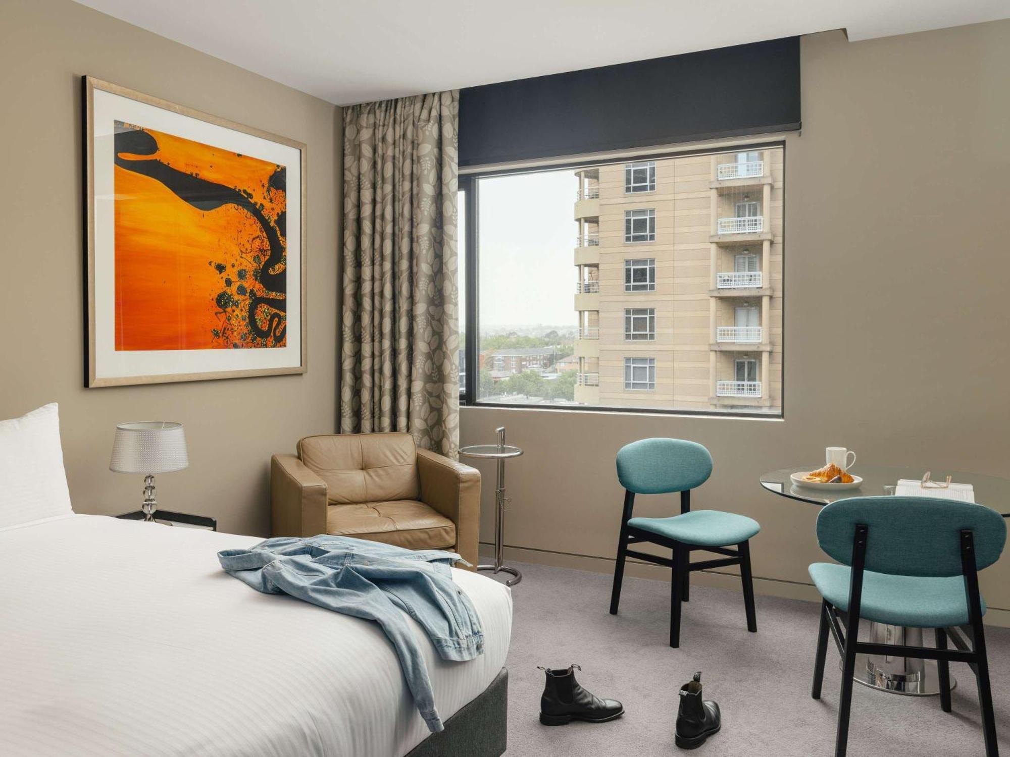 The Olsen Melbourne Art Series Kültér fotó A room at the hotel